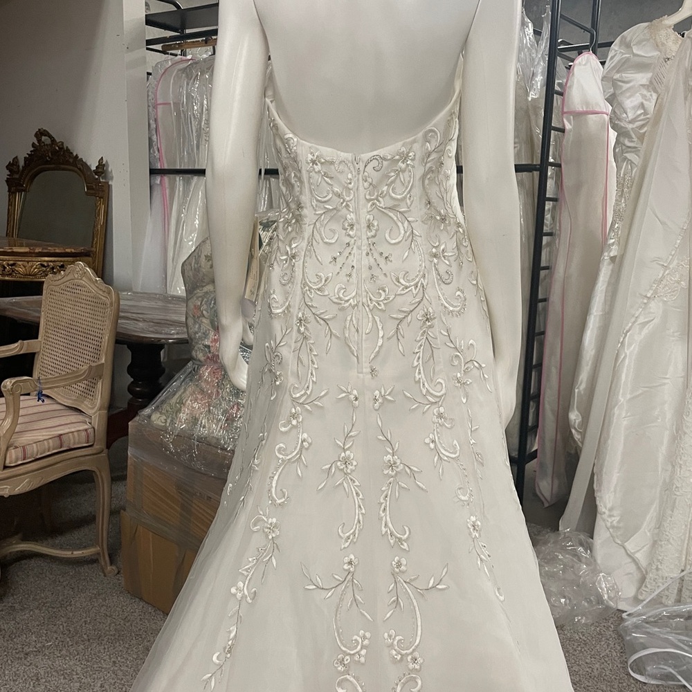 Strapless Wedding Dress - Picture 5 of 8